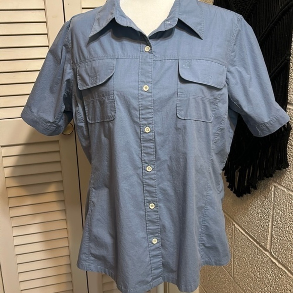 TIMBERLAND XL short sleeve button down shirt with front pockets and side pockets